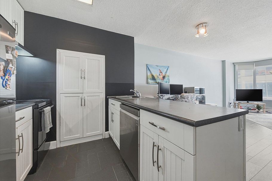 407 950 Drake Street Vancouver, BC - 11