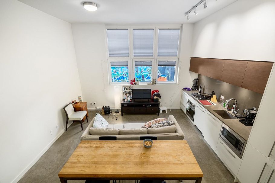 208 150 E Cordova Street Vancouver, BC - 5