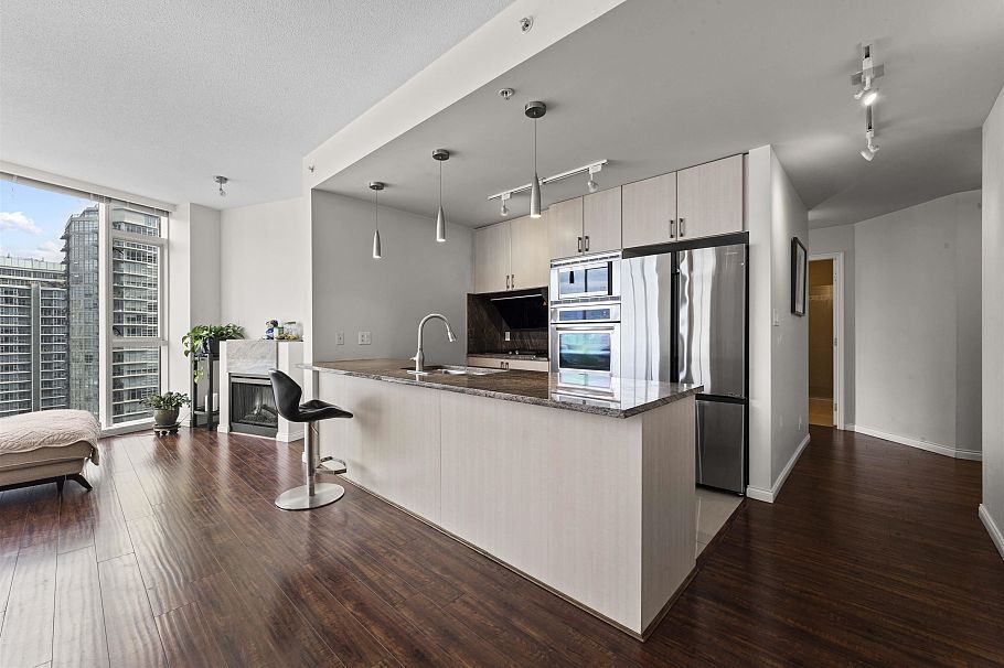 1705 1211 Melville Street Vancouver, BC - 9