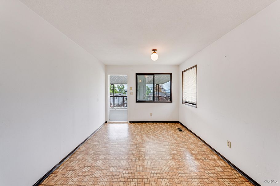 586 E 59th Avenue Vancouver, BC - 20