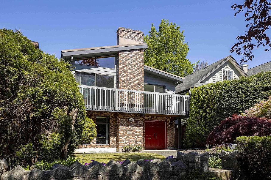 3765 W 30th Avenue Vancouver, BC - 2