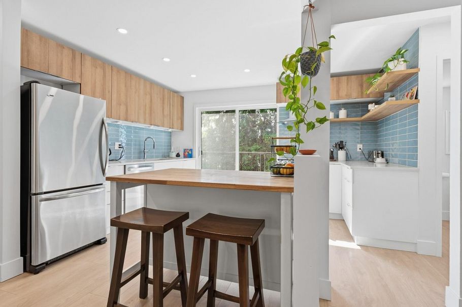 1516 Mcnair Drive North Vancouver, BC - 11