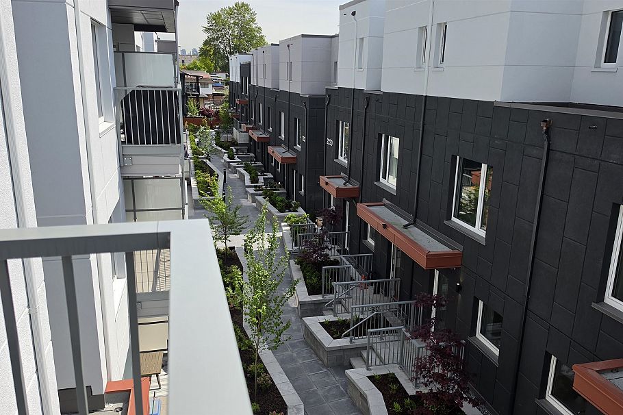 316 2250 E 1 Avenue Vancouver, BC - 17