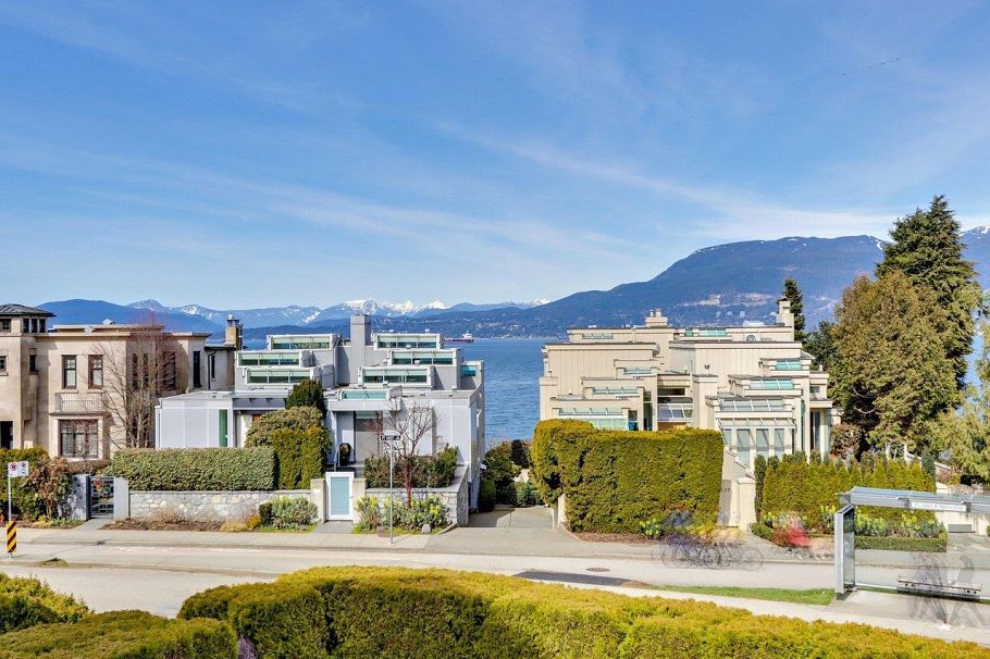 2602 Point Grey Road Vancouver, BC - 12