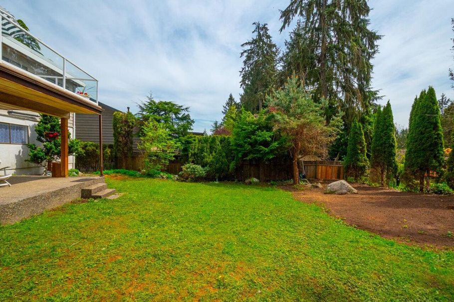4057 Violet Street North Vancouver, BC - 37