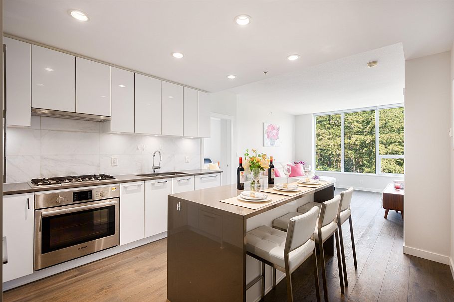 1307 3487 Binning Road Vancouver, BC - 1