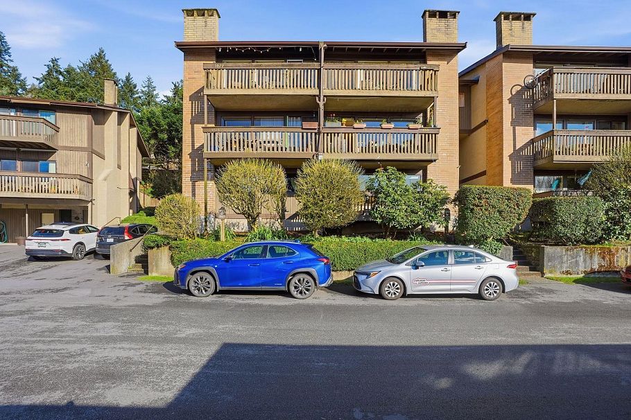 1021 Old Lillooet Road North Vancouver, BC - 2