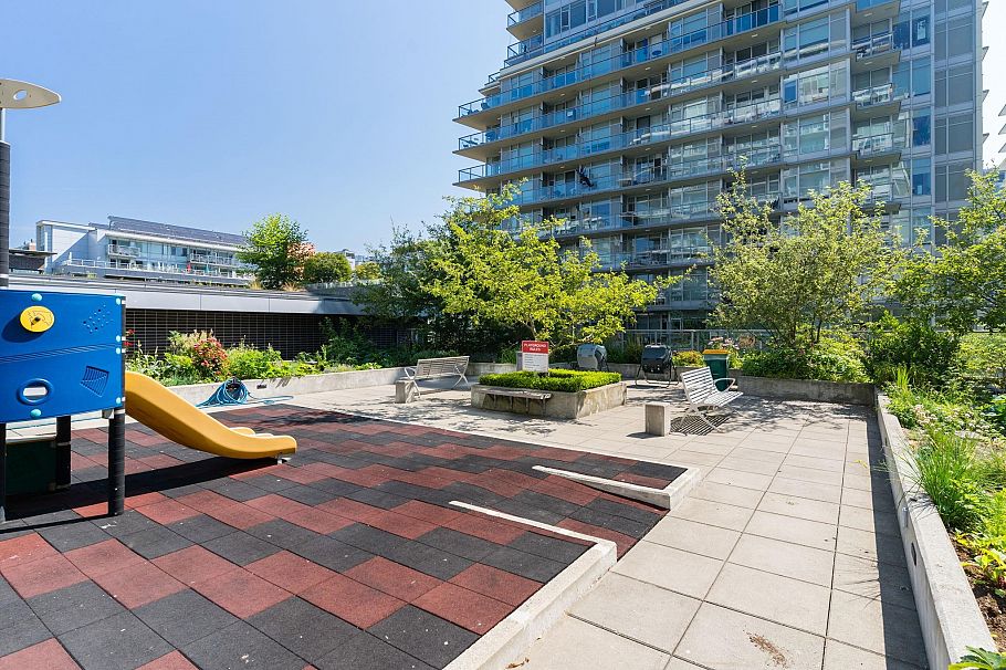 605 1708 Columbia Street Vancouver, BC - 31