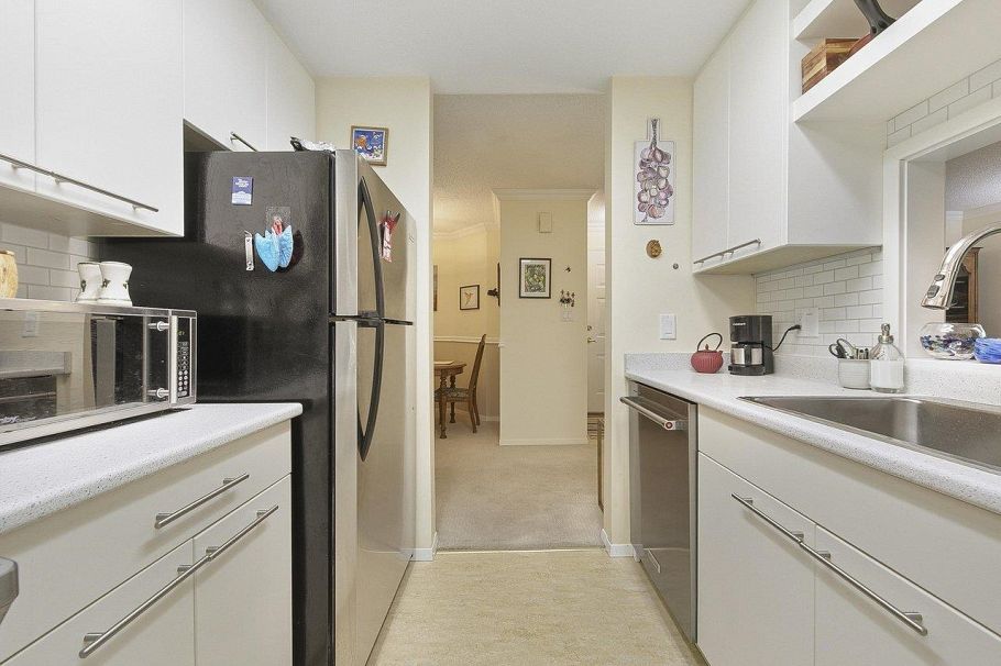 3184 Mountain Highway North Vancouver, BC - 11
