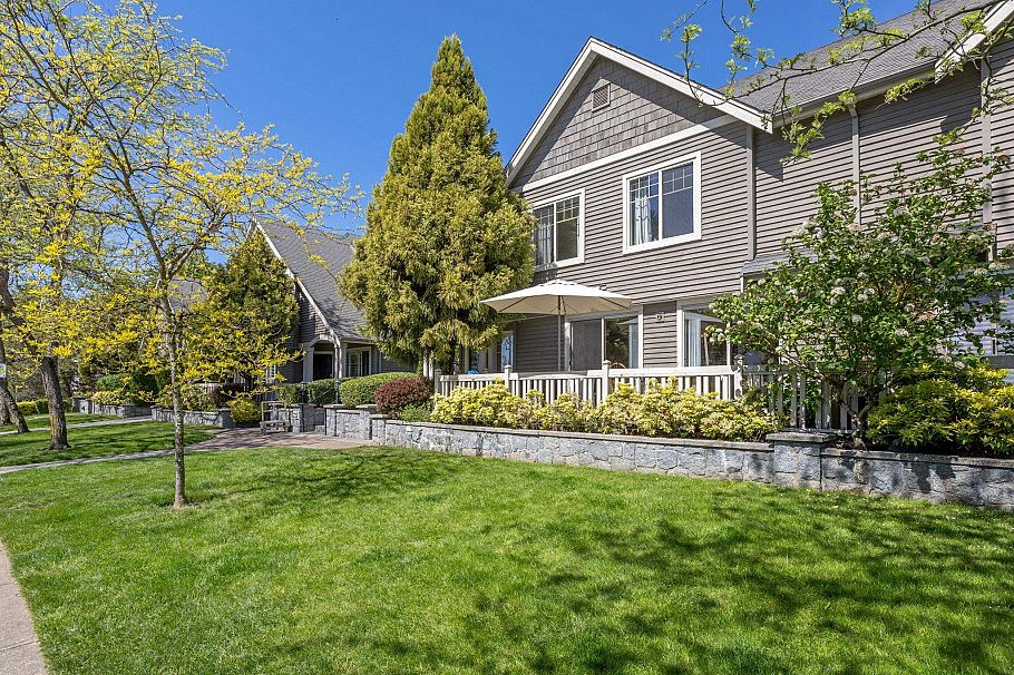 3 222 E 5th Street North Vancouver, BC - 3