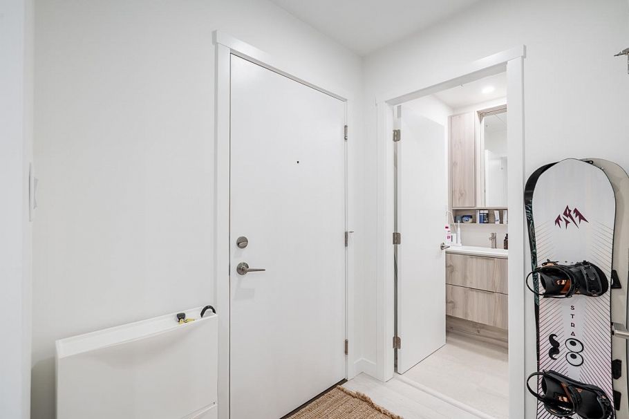 317 3594 Malsum Drive North Vancouver, BC - 11