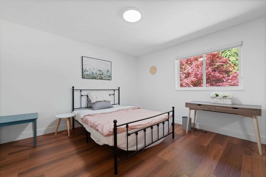 707 E Braemar Road North Vancouver, BC - 18