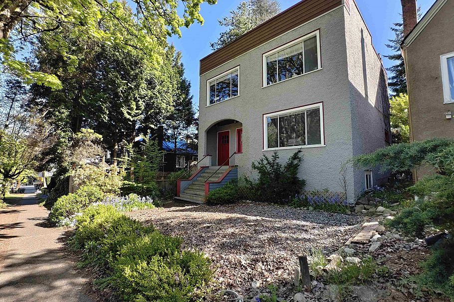 3716 W 16th Avenue Vancouver, BC - 1