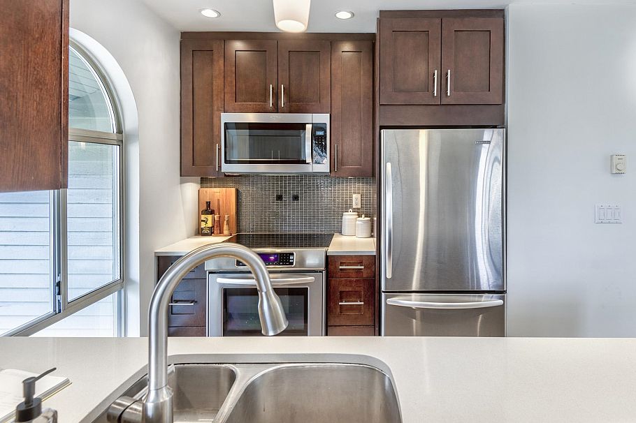 406 888 W 13th Avenue Vancouver, BC - 13