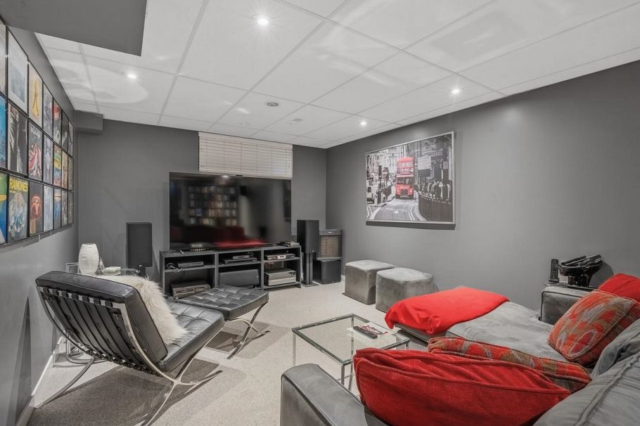 1106 Premier Street North Vancouver, BC - 17