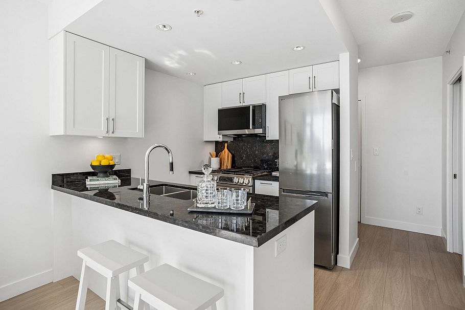 605 1708 Columbia Street Vancouver, BC - 7