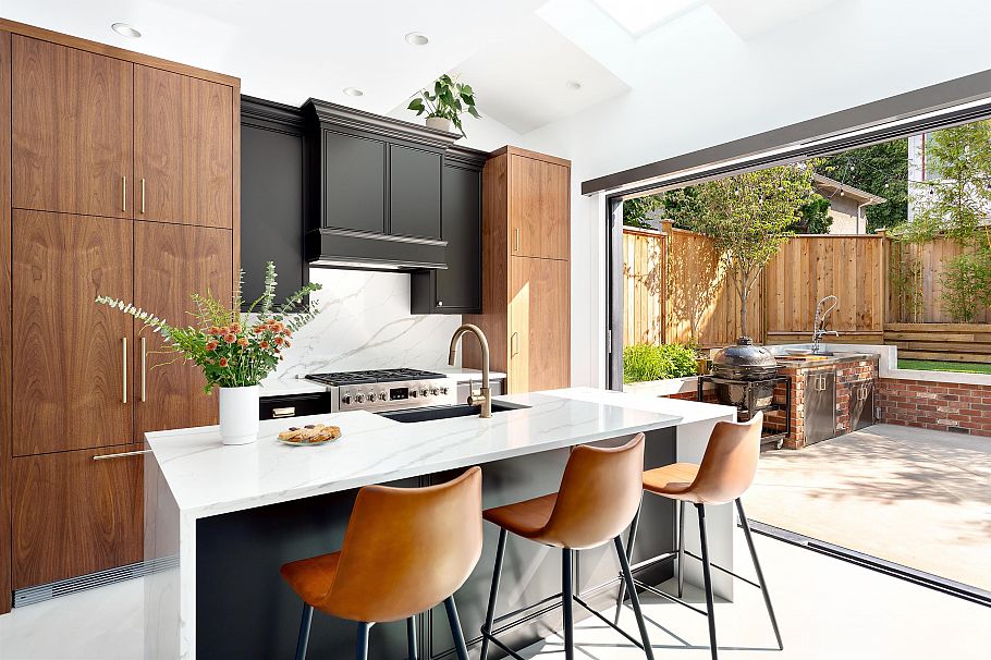 2161 E 20th Avenue Vancouver, BC - 4