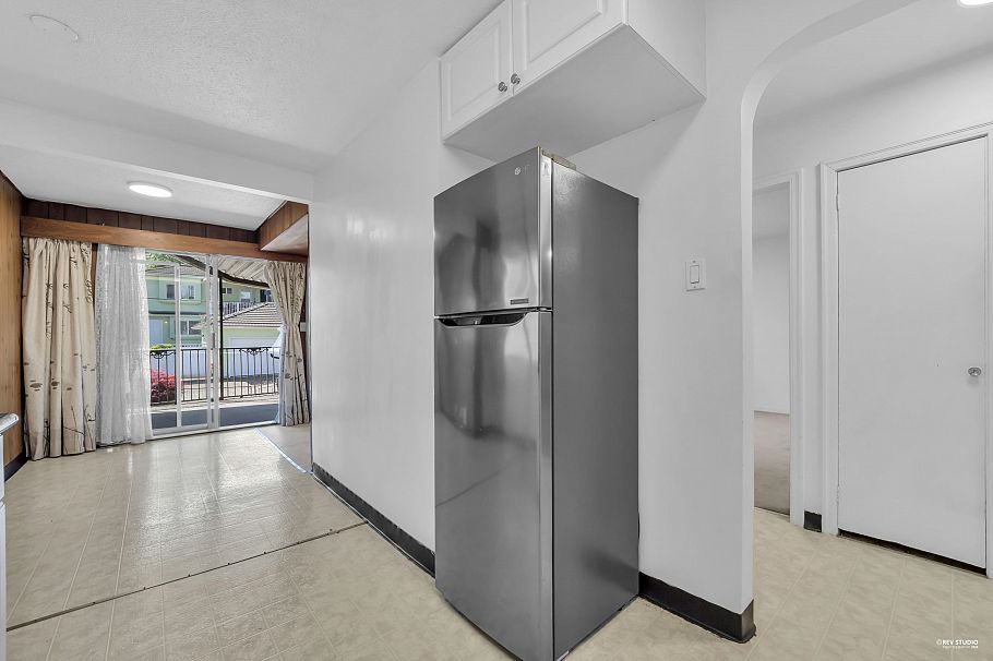 3006 E 27th Avenue Vancouver, BC - 11