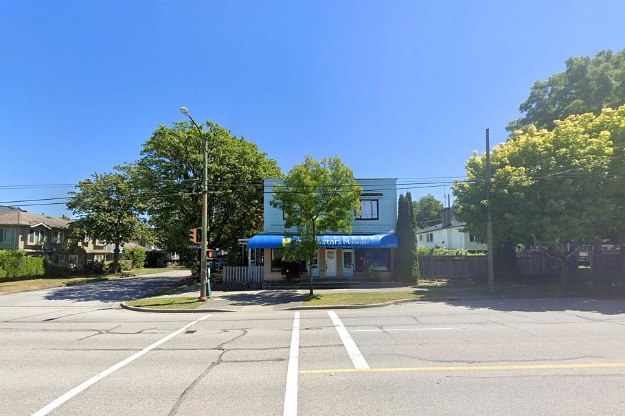 3606 Nanaimo Street Vancouver, BC - 1