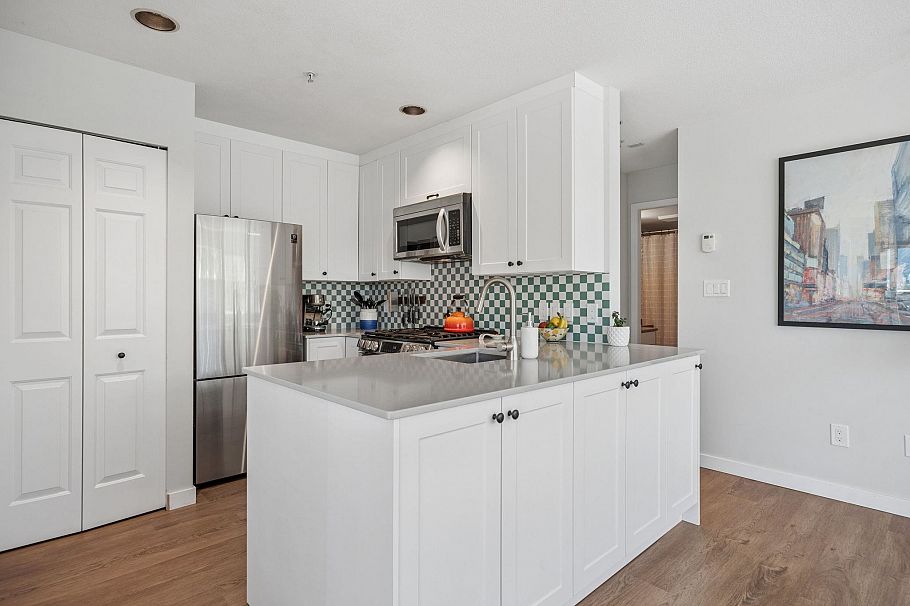 302 1510 Grant Street Vancouver, BC - 6
