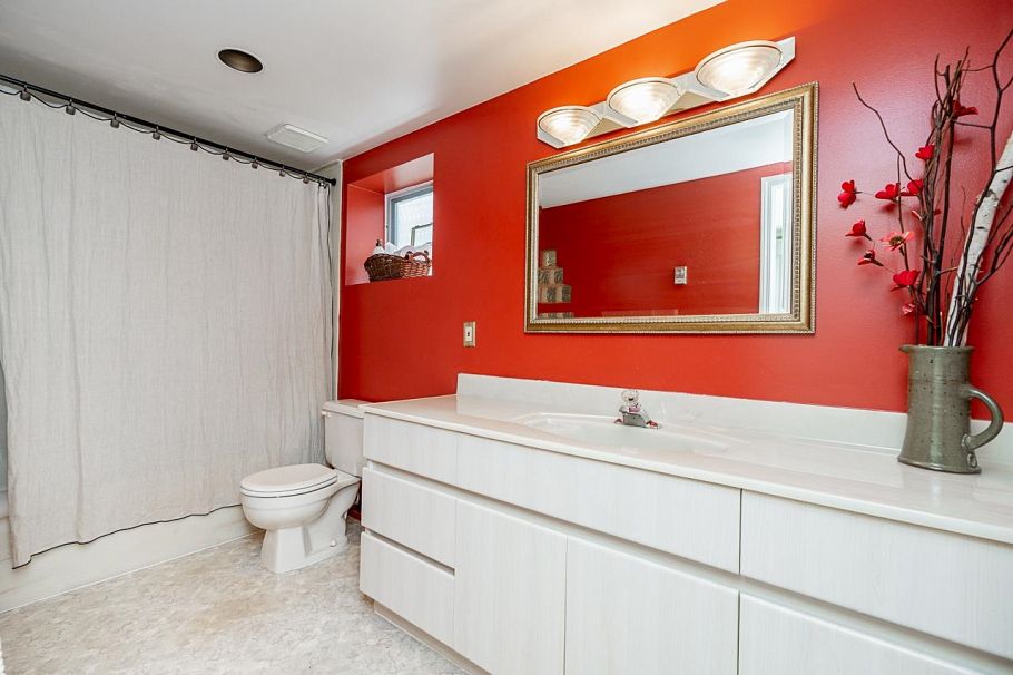 111 E 61st Avenue Vancouver, BC - 11