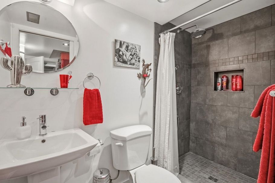 1106 Premier Street North Vancouver, BC - 15