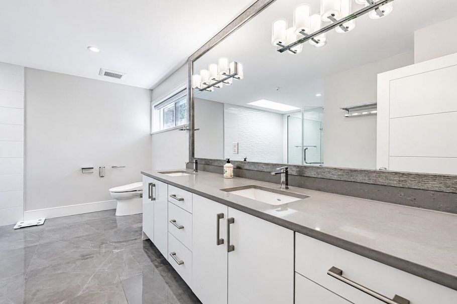 2374 W 35th Avenue Vancouver, BC - 23