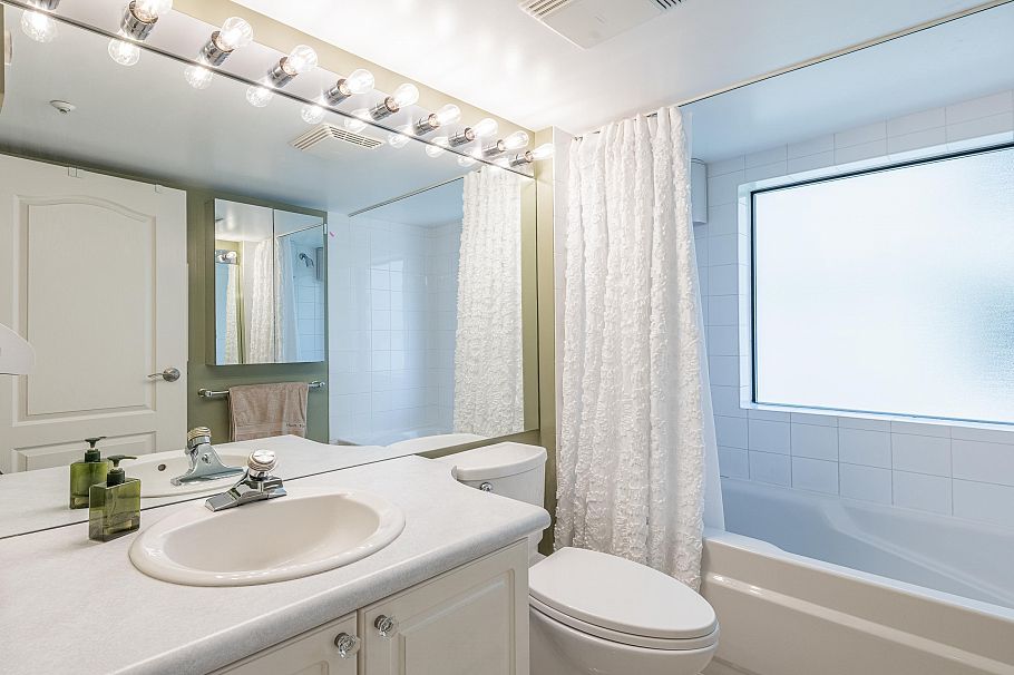 302 1520 Harwood Street Vancouver, BC - 21