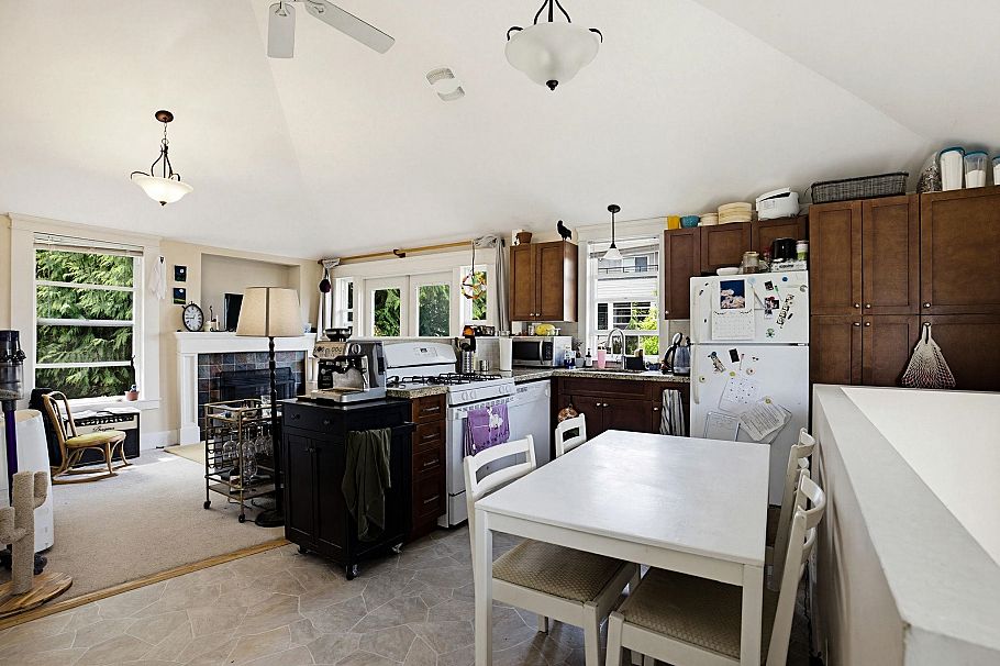 832 Salsbury Drive Vancouver, BC - 30