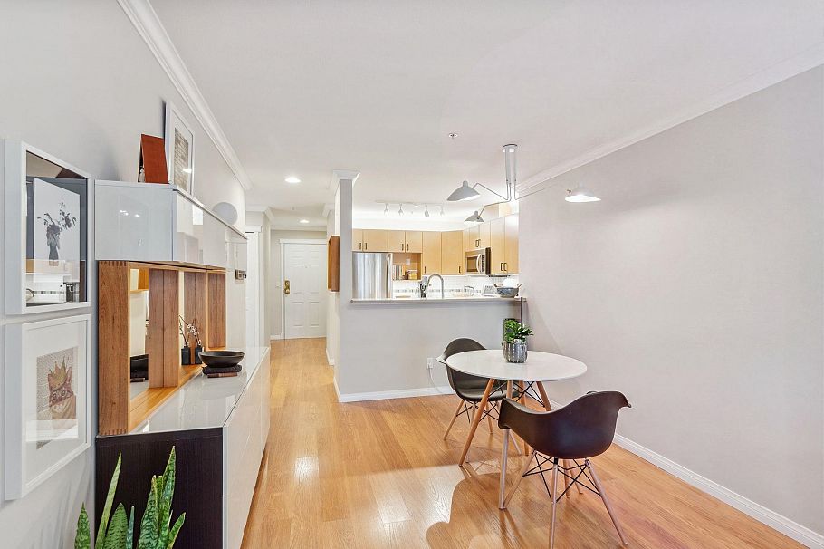 206 175 E 10th Street North Vancouver, BC - 8