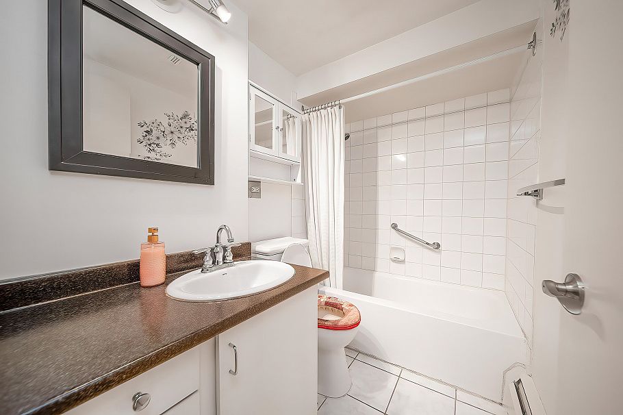 750 Westview Crescent Vancouver, BC - 1