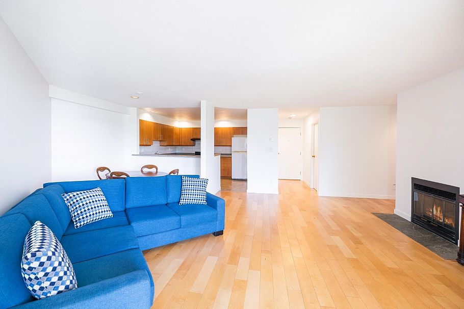 1206 33 Chesterfield Place North Vancouver, BC - 16