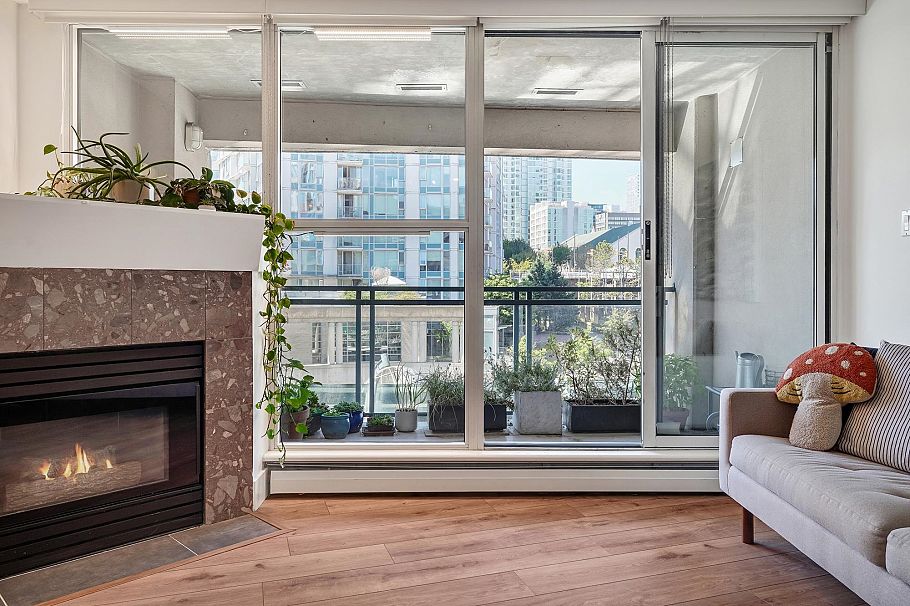 306 183 Keefer Place Vancouver, BC - 4