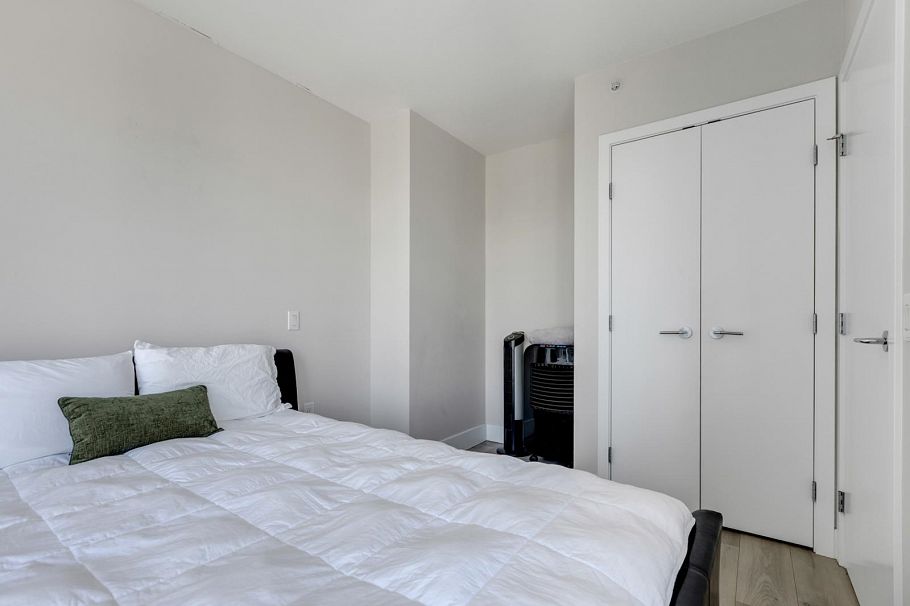 1401 150 W 15th Street North Vancouver, BC - 13
