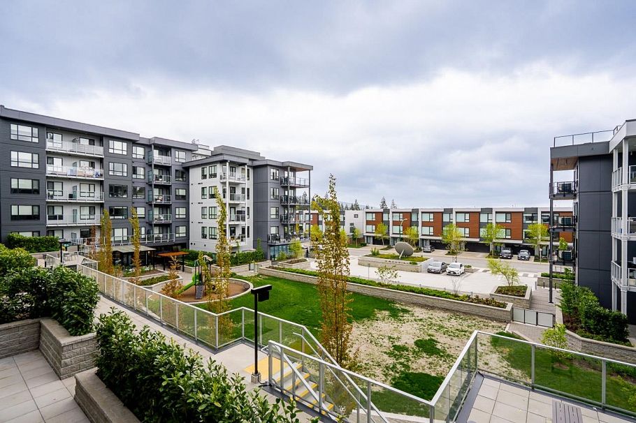 317 3594 Malsum Drive North Vancouver, BC - 36