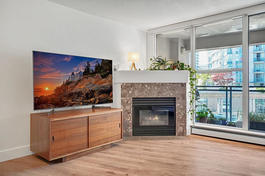 306 183 Keefer Place Vancouver, BC - 2