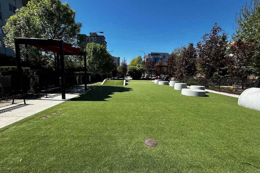 206 175 E 10th Street North Vancouver, BC - 25