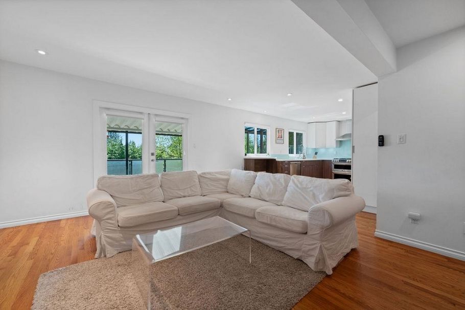 707 E Braemar Road North Vancouver, BC - 26