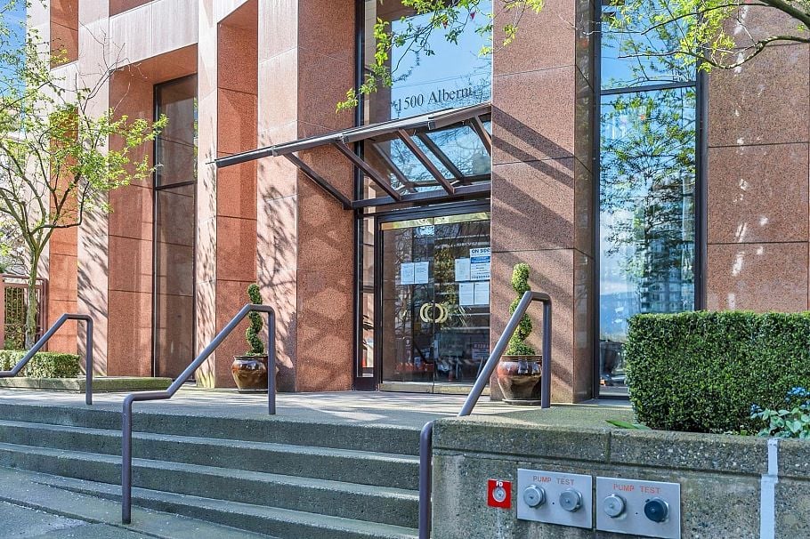 13C 1500 Alberni Street Vancouver, BC - 1