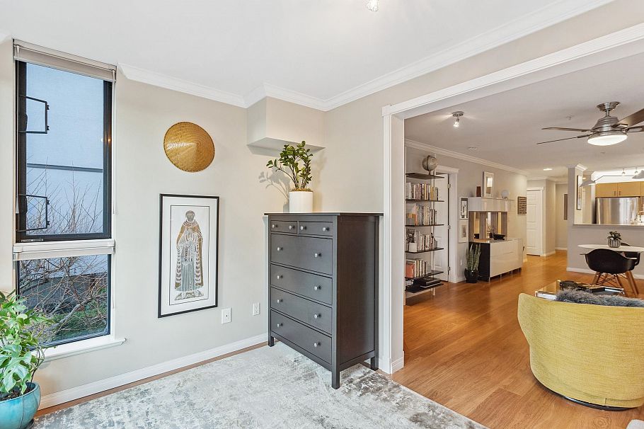 206 175 E 10th Street North Vancouver, BC - 7