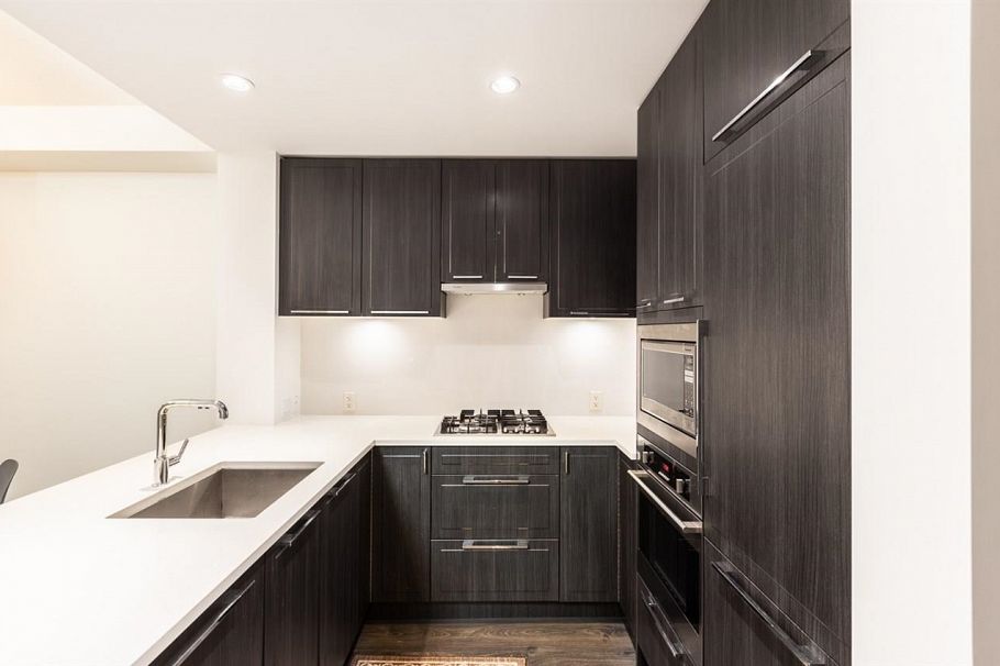 111 6677 Cambie Street Vancouver, BC - 5