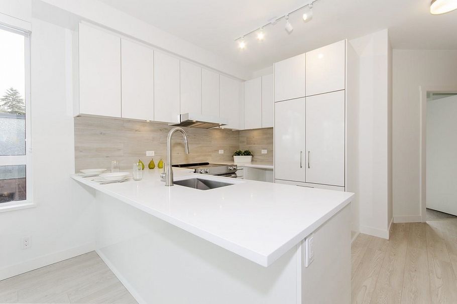 315 711 W 14th Street North Vancouver, BC - 1