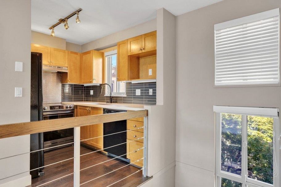 26 2375 W Broadway Vancouver, BC - 17