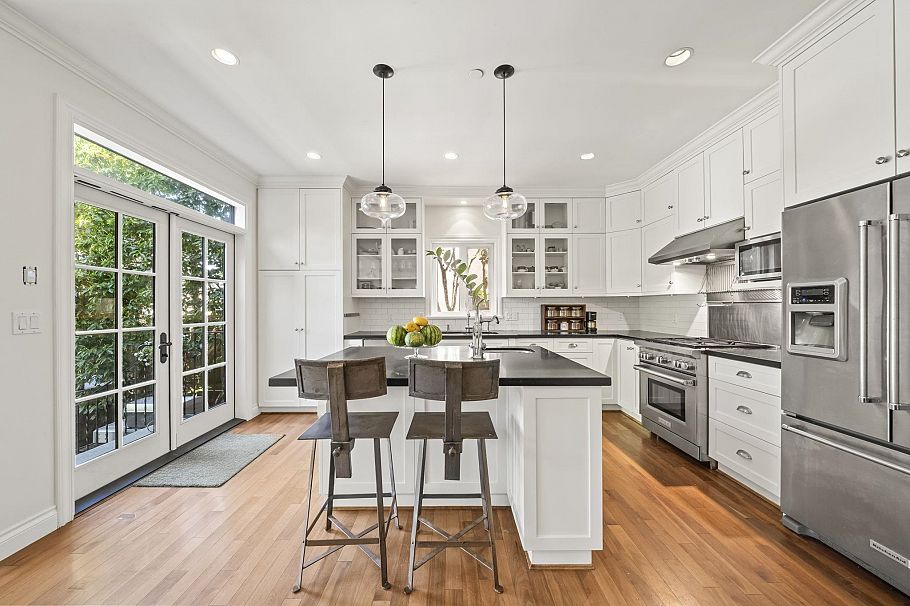 125 W 39th Avenue Vancouver, BC - 4