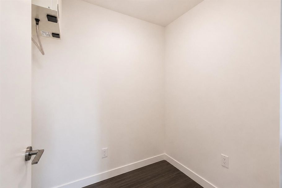 111 6677 Cambie Street Vancouver, BC - 9