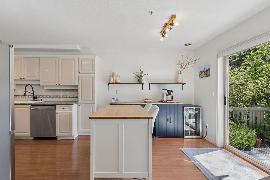 3 222 E 5th Street North Vancouver, BC - 15