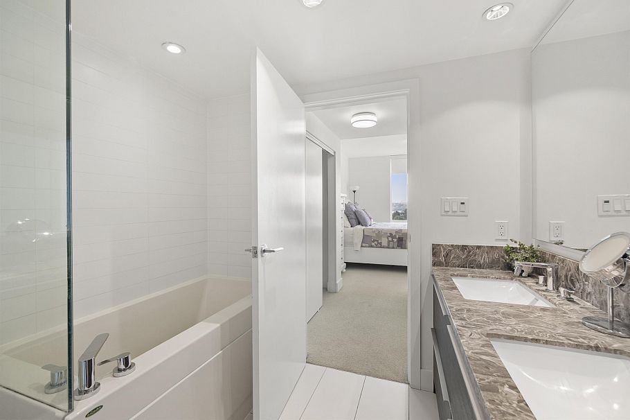 1107 1550 Fern Street North Vancouver, BC - 29