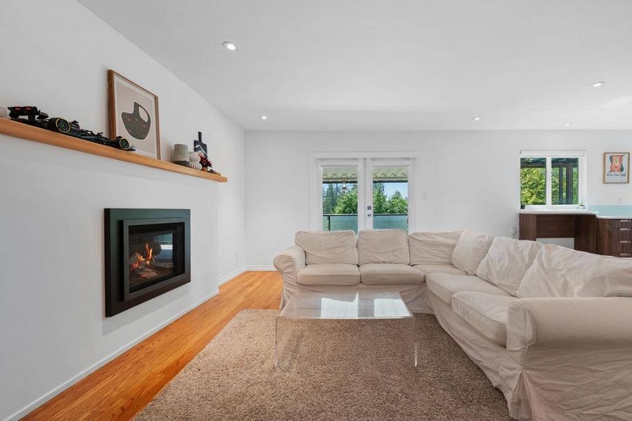 707 E Braemar Road North Vancouver, BC - 5