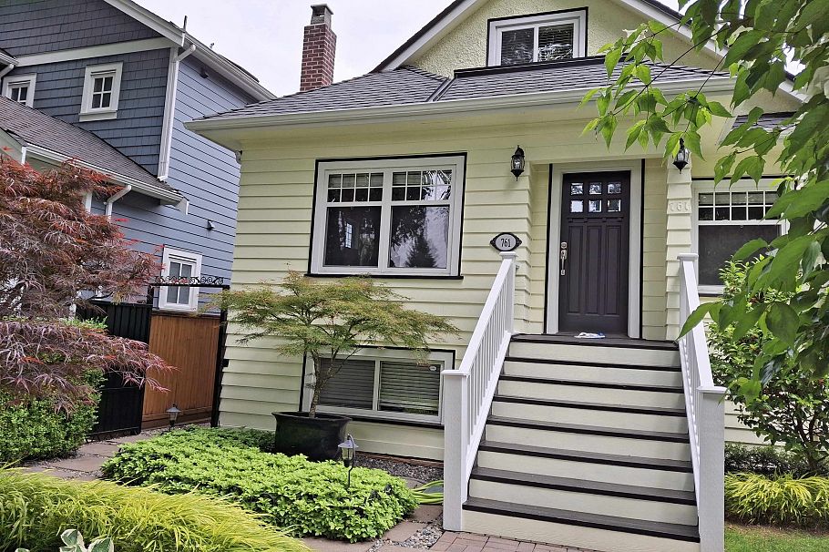 761 W 26th Avenue Vancouver, BC - 26