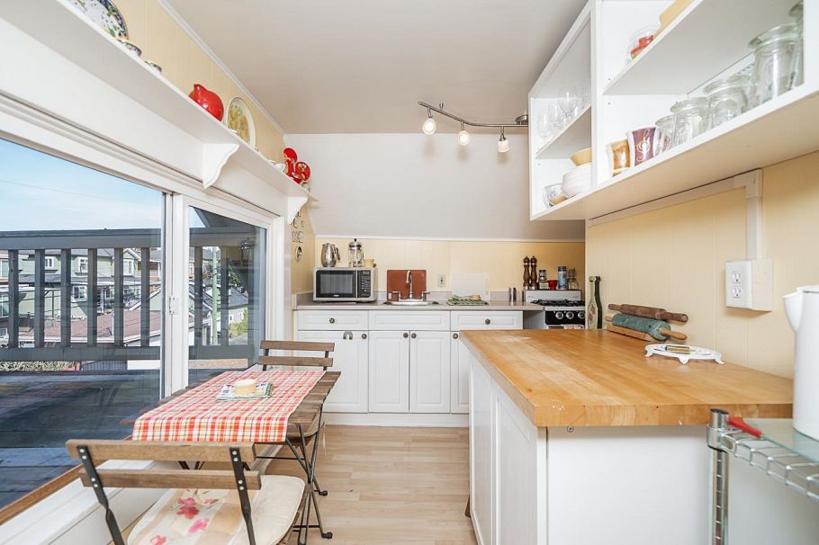 111 E 61st Avenue Vancouver, BC - 24